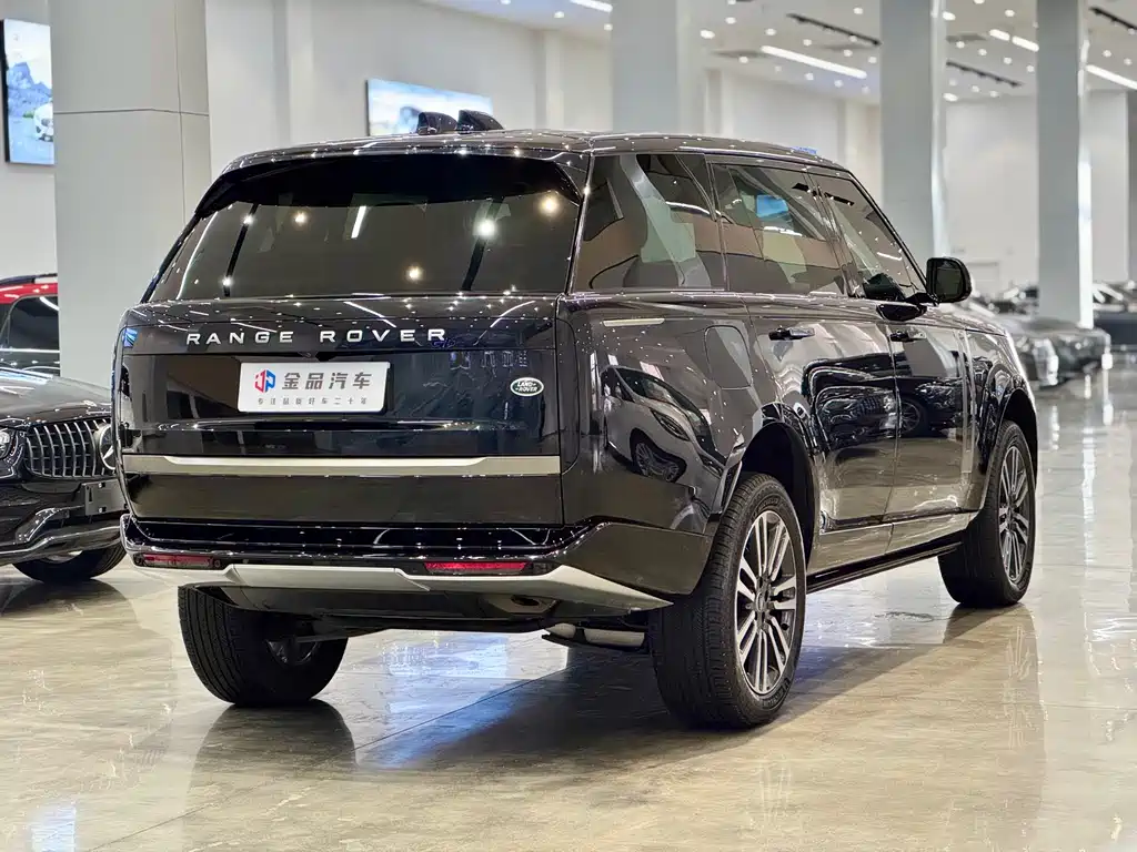 Land Rover Range Rover 2024 3.0 L6 400PS Long Wheelbase мест
