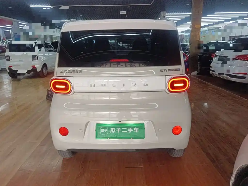 Wuling MINIEV — миниатюра 6