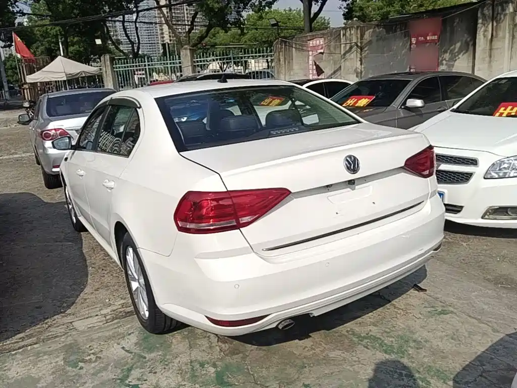 Volkswagen Lavida — миниатюра 5