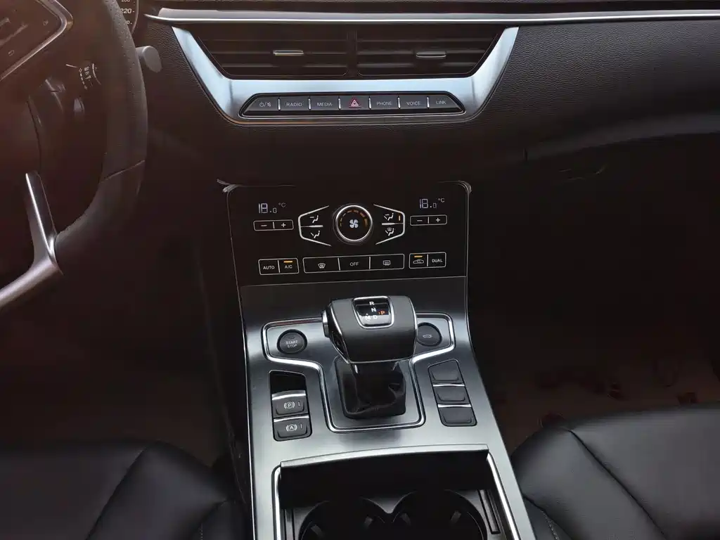 Hongqi Hongqi H5 — миниатюра 5