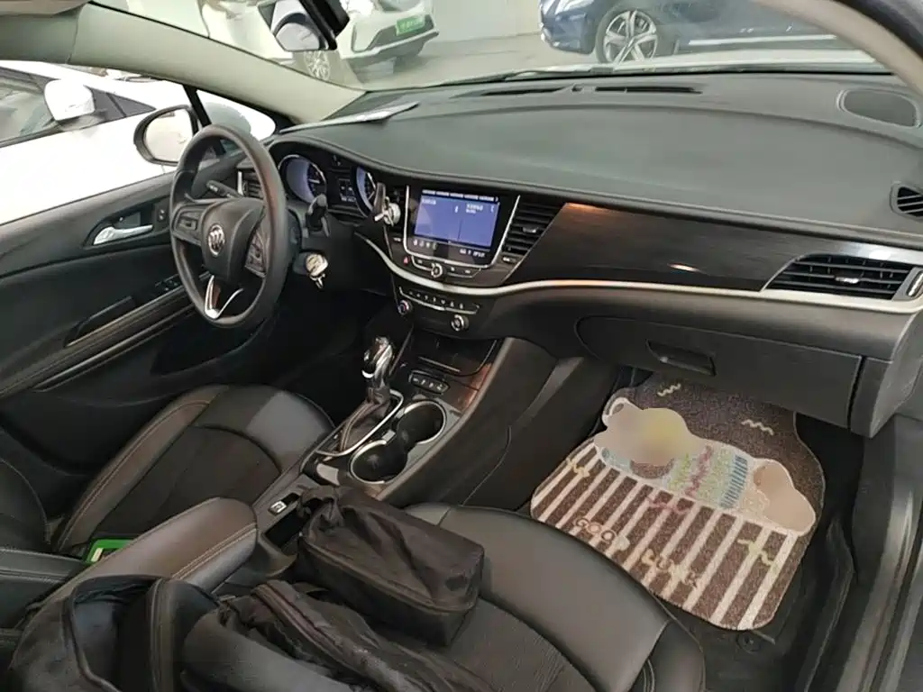 Buick Verano — миниатюра 10