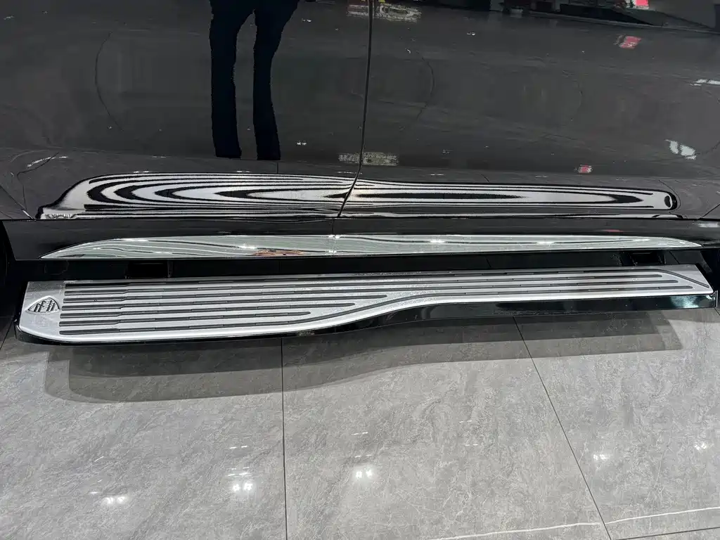 Mercedes-Benz GLE (Import) — миниатюра 26