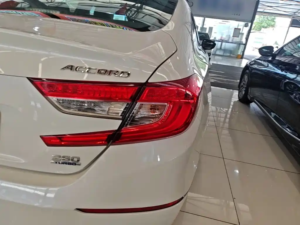 Honda Accord — миниатюра 8