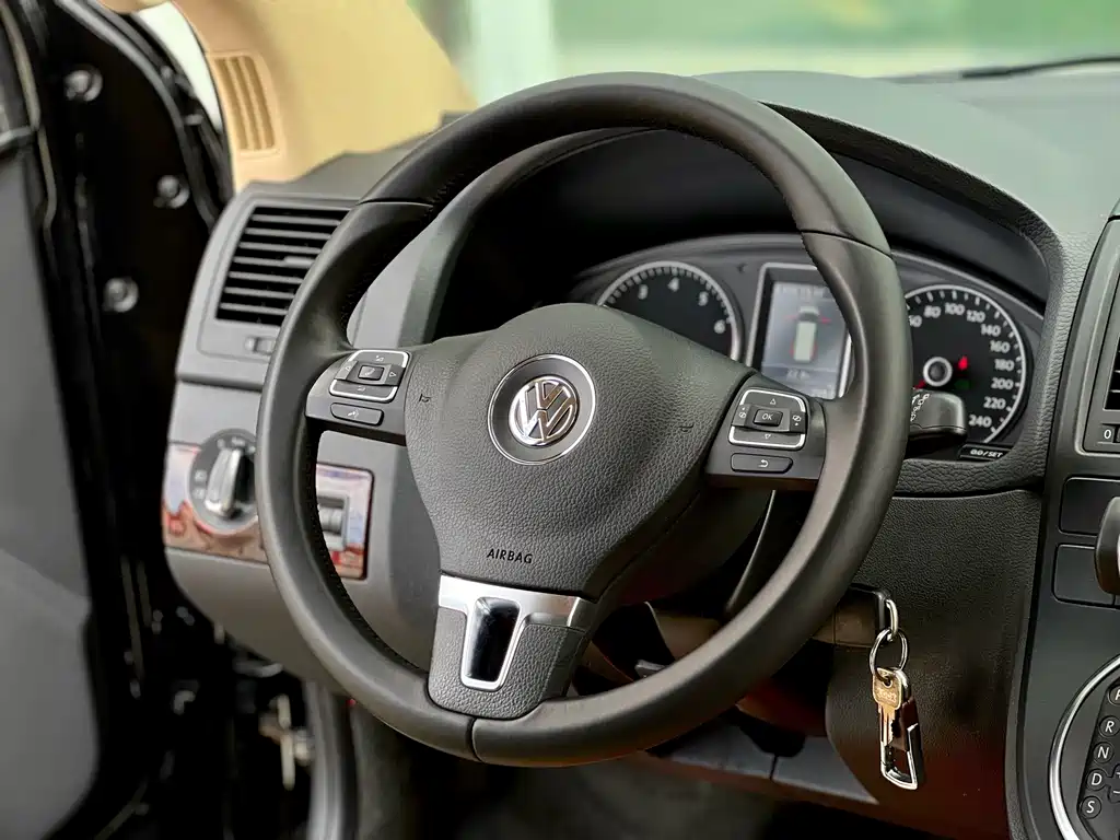 Volkswagen Multivan — миниатюра 17