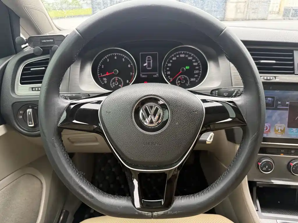 Volkswagen Golf — миниатюра 10