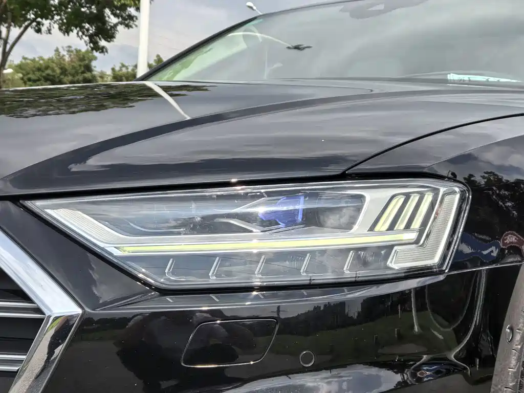 Audi A8 — миниатюра 4