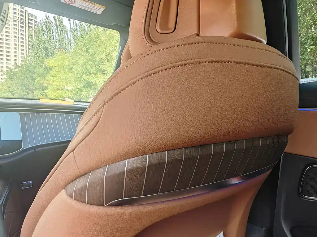 Mercedes-Benz E-Class — миниатюра 18