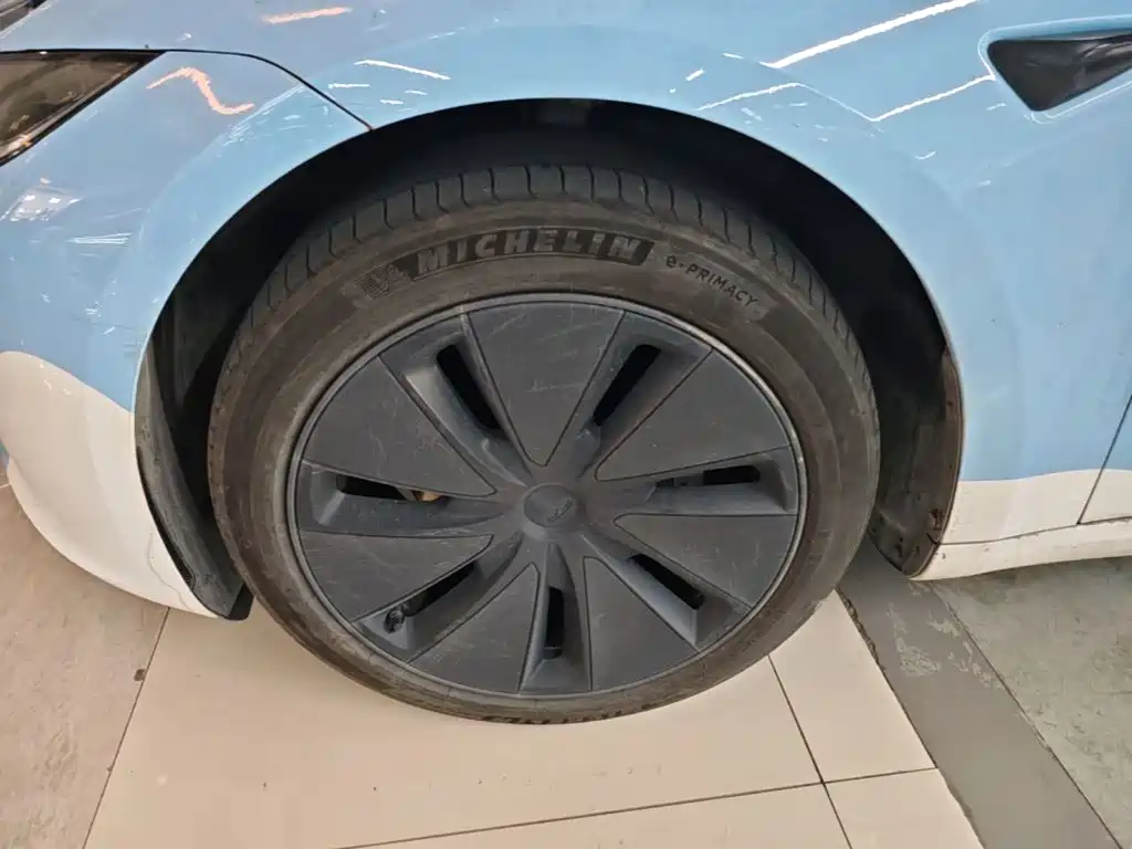 Tesla Model 3 — миниатюра 23