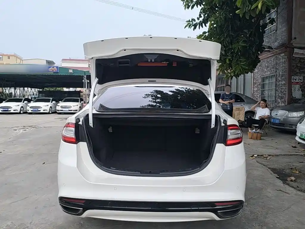 Ford Mondeo — миниатюра 19