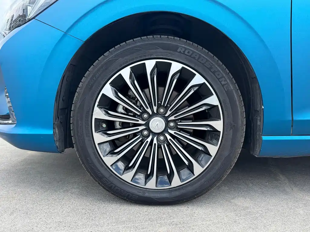 Changan Eado New Energy — миниатюра 14