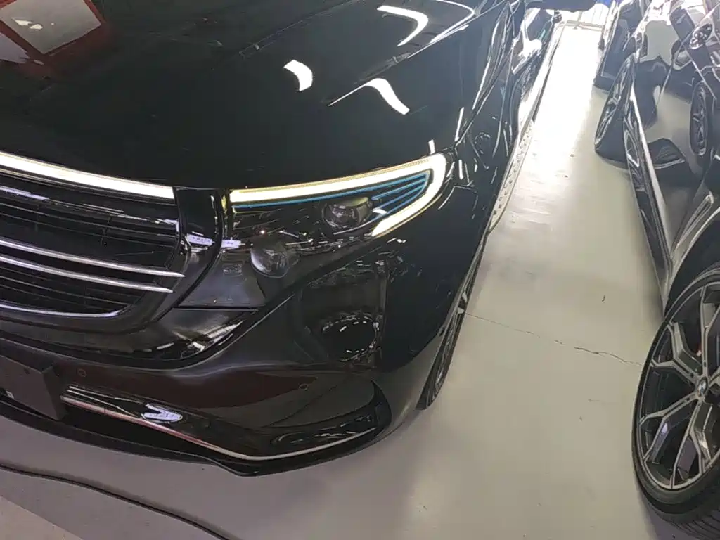 Mercedes-Benz EQC — миниатюра 24