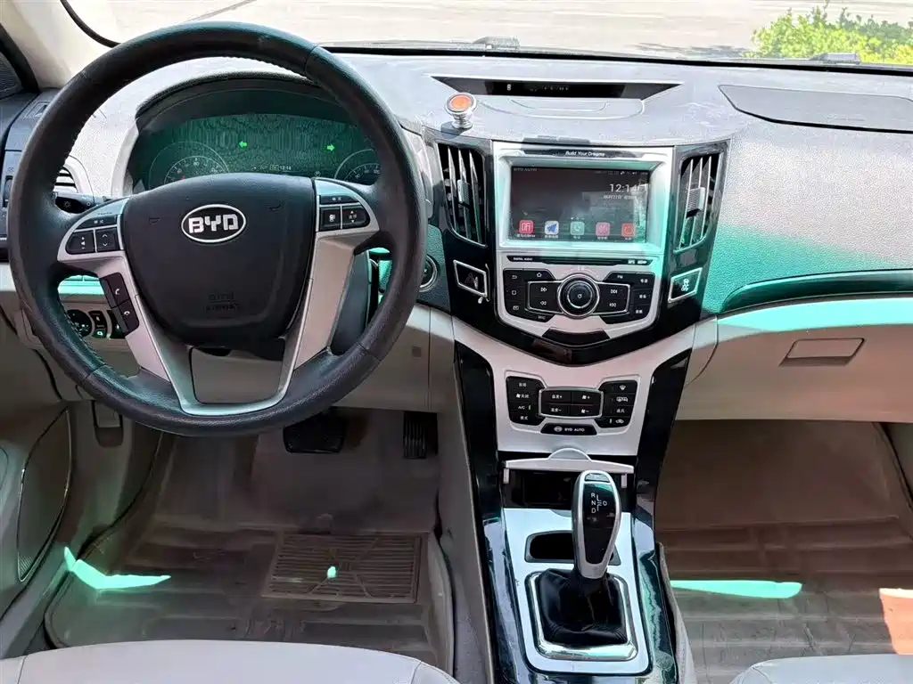 BYD E5 2017 300 Luxury