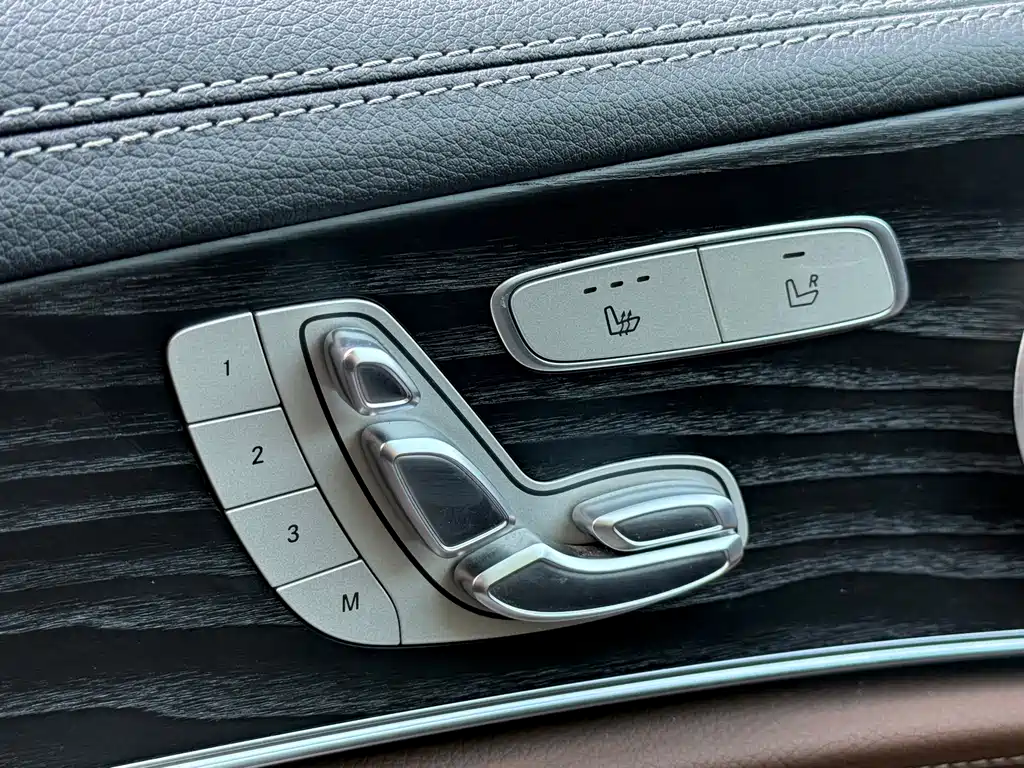 Mercedes-Benz E-Class — миниатюра 17