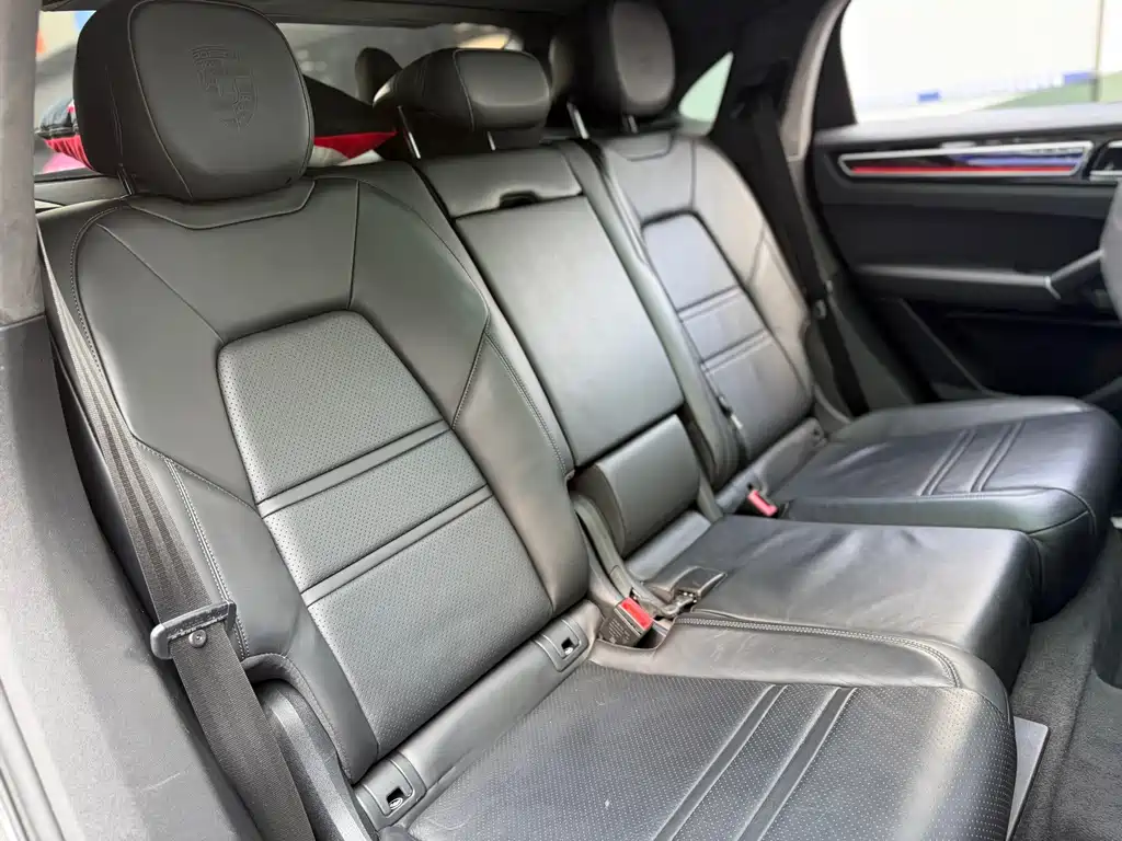 Porsche Cayenne — миниатюра 27