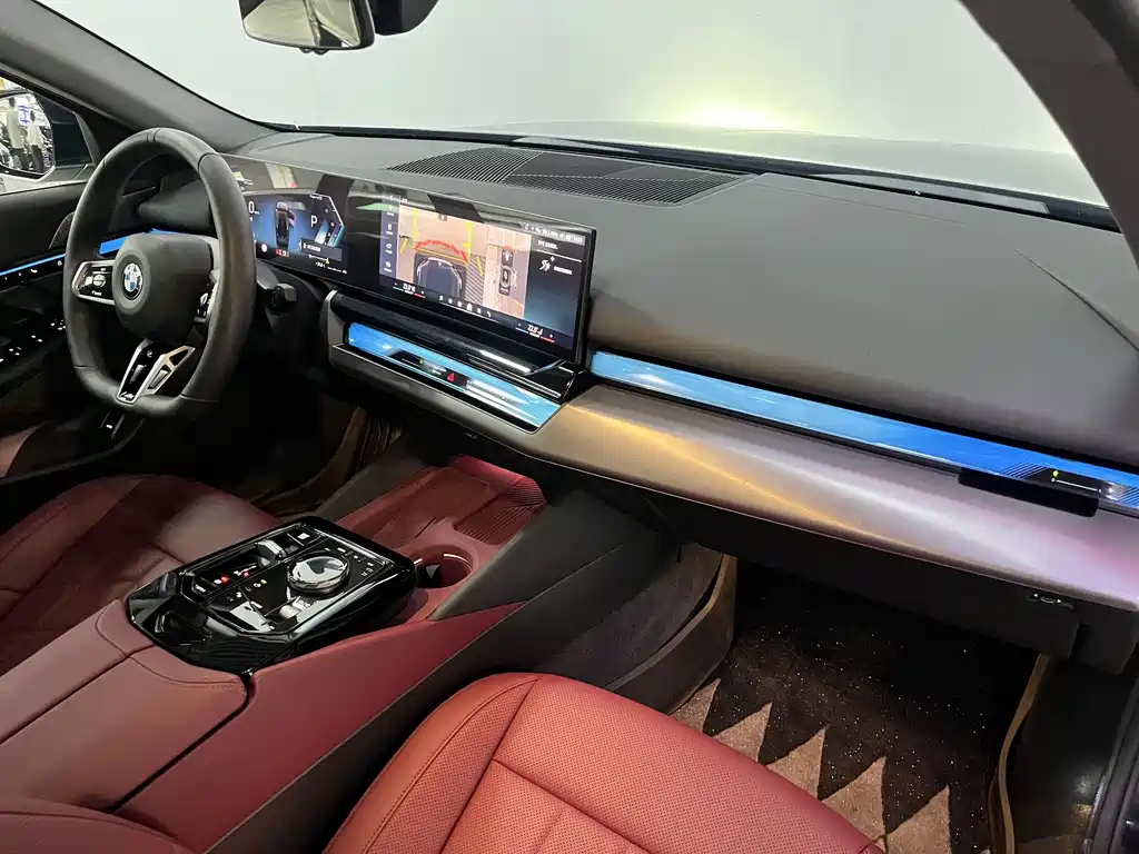 BMW 5 Series — миниатюра 11