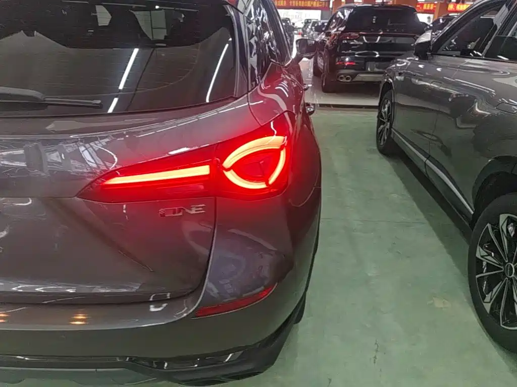 MG MG ONE — миниатюра 8