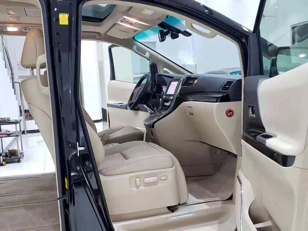 Toyota Alphard 2012 3.5L Luxury