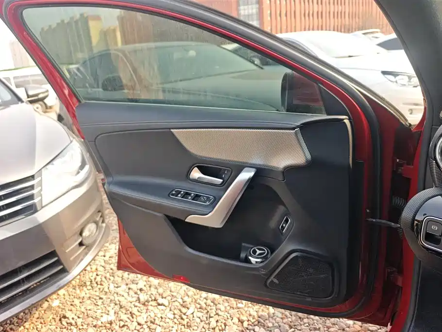 MERCEDES-BENZ A CLASS