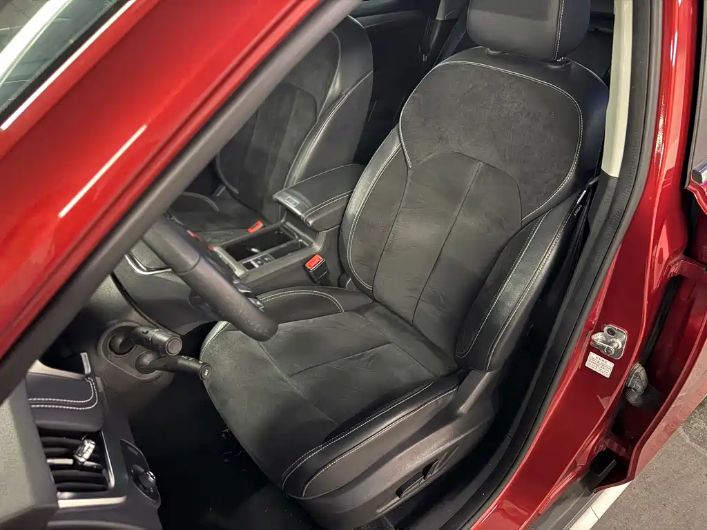 Roewe RX5 New Energy — миниатюра 9