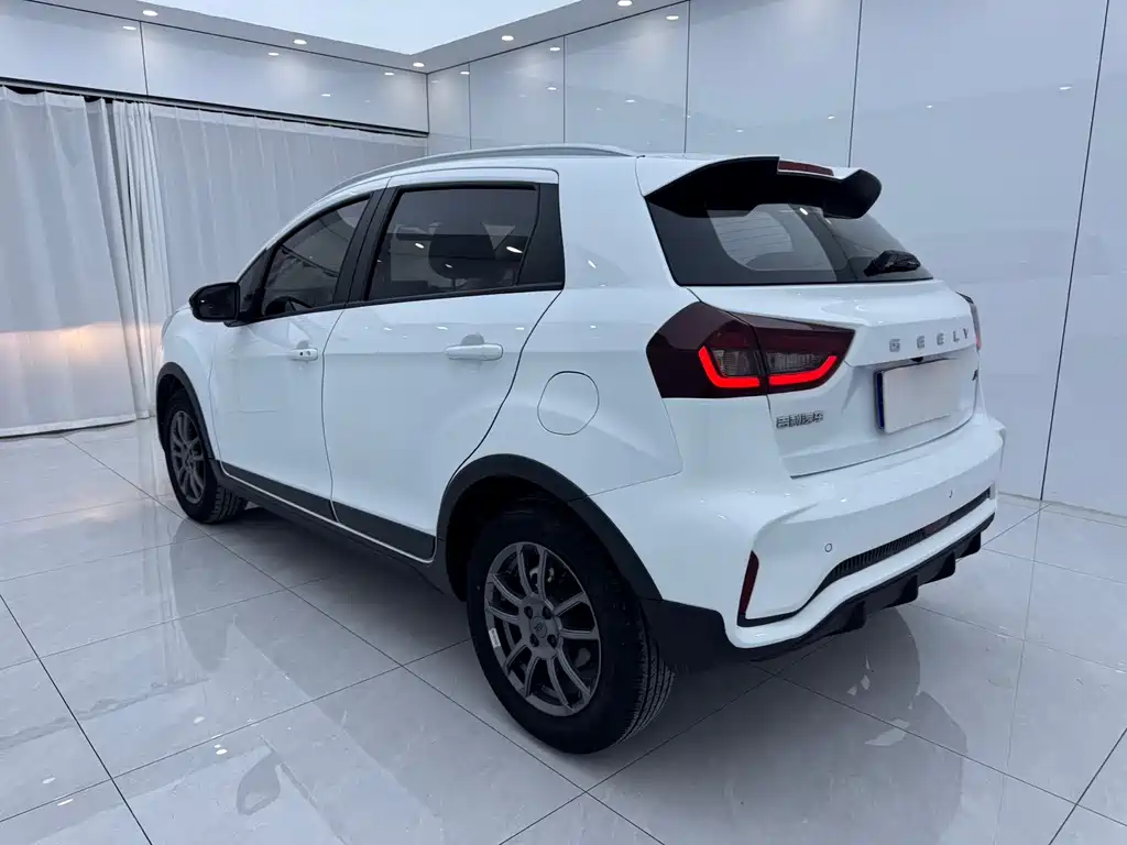 Geely Vision X3 — миниатюра 6