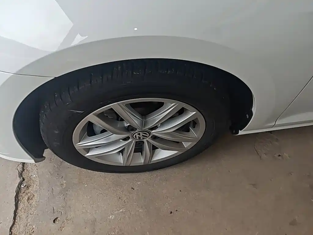 Volkswagen Golf — миниатюра 23