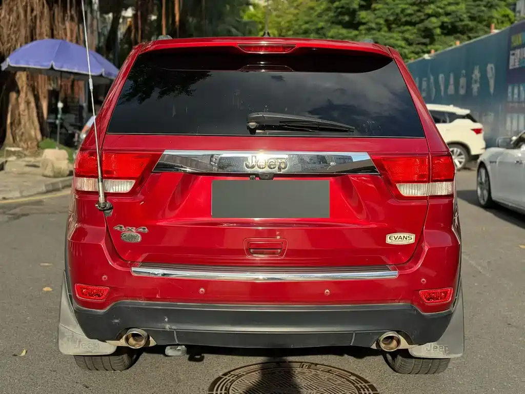 Jeep Grand Cherokee (Import) — миниатюра 8