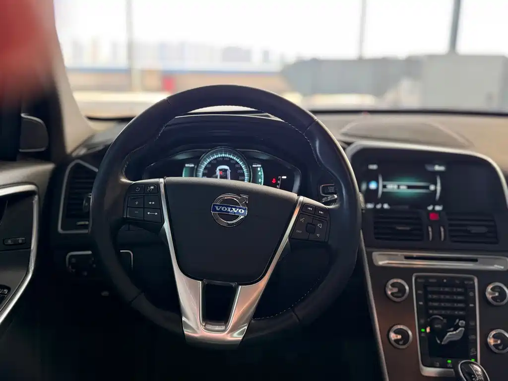 Volvo XC60 — миниатюра 9