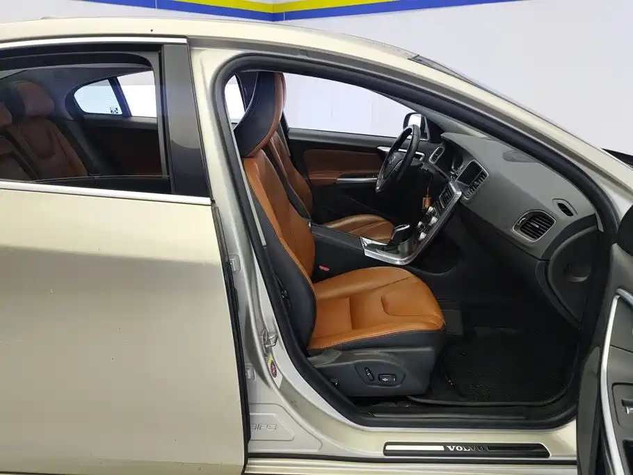 Volvo S60 — миниатюра 8