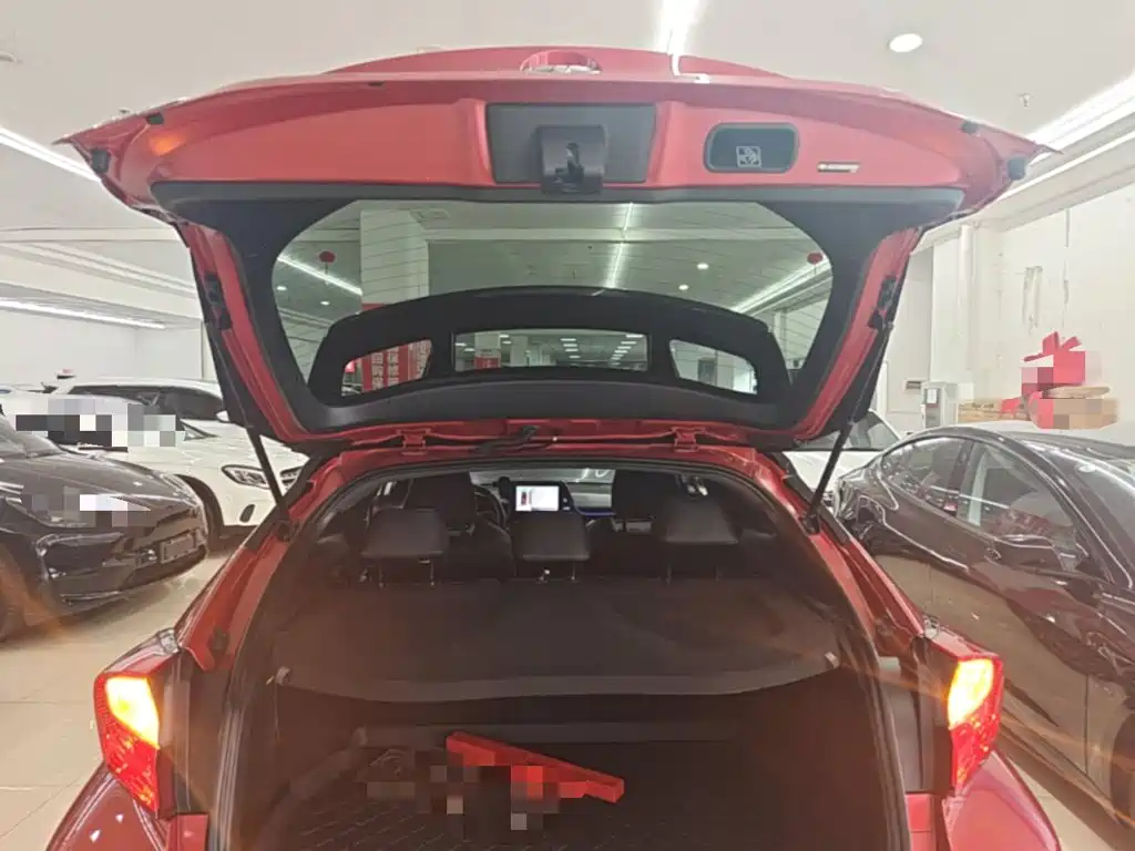 Toyota C-HR — миниатюра 19