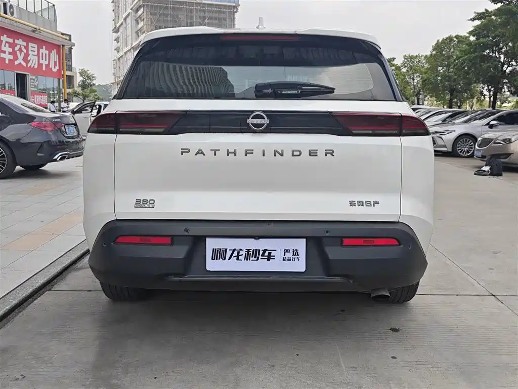 Nissan Teramont — миниатюра 8