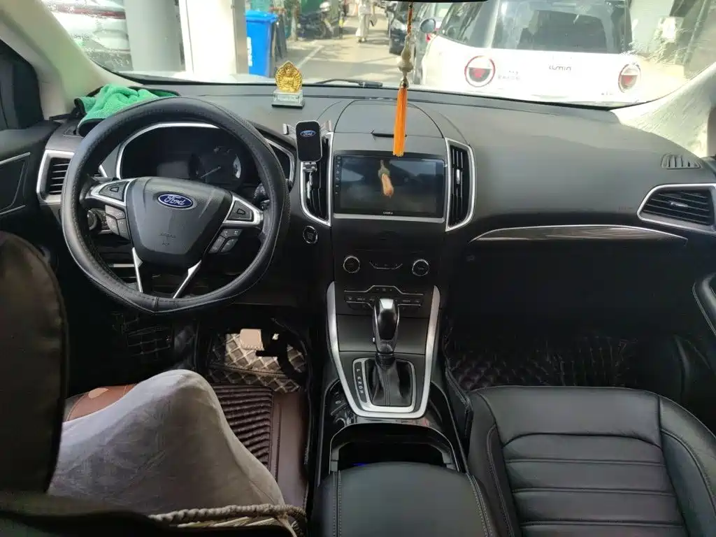 Ford Edge — миниатюра 5