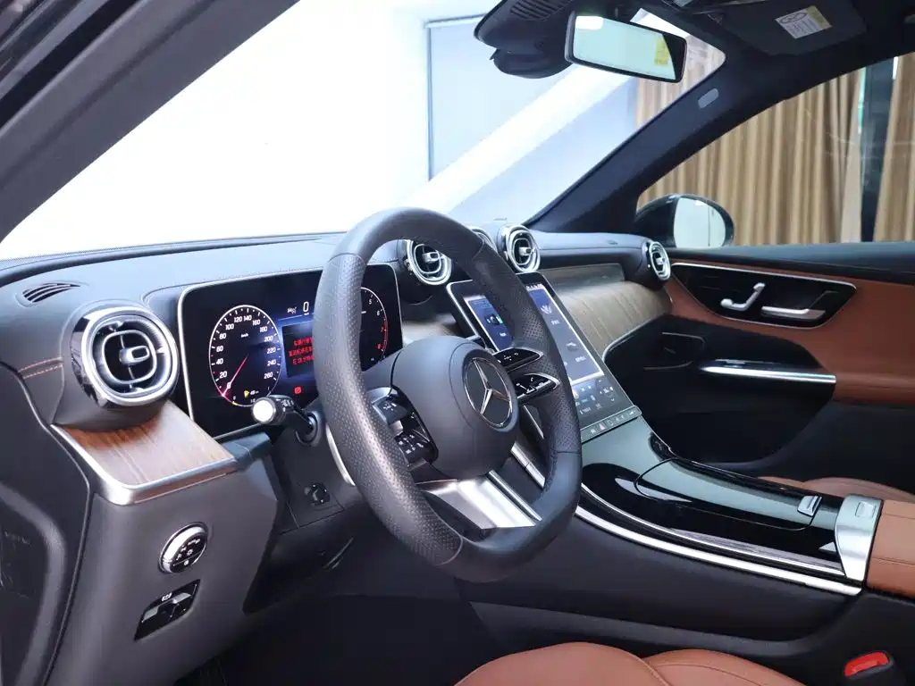 Mercedes-Benz GLC — миниатюра 11