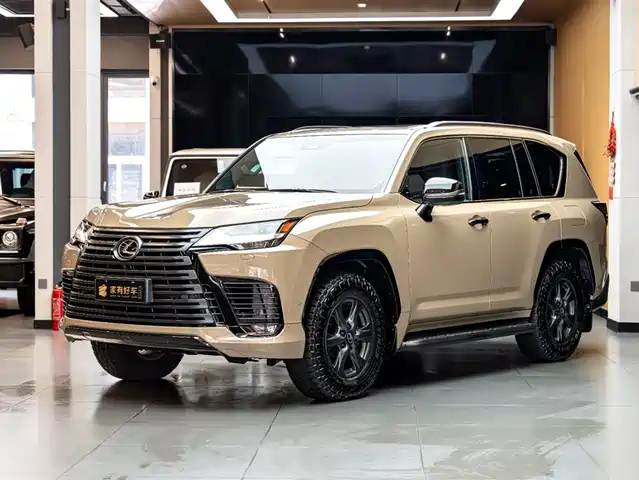 Lexus LX 2025 700h OVERTRAIL — фото 1