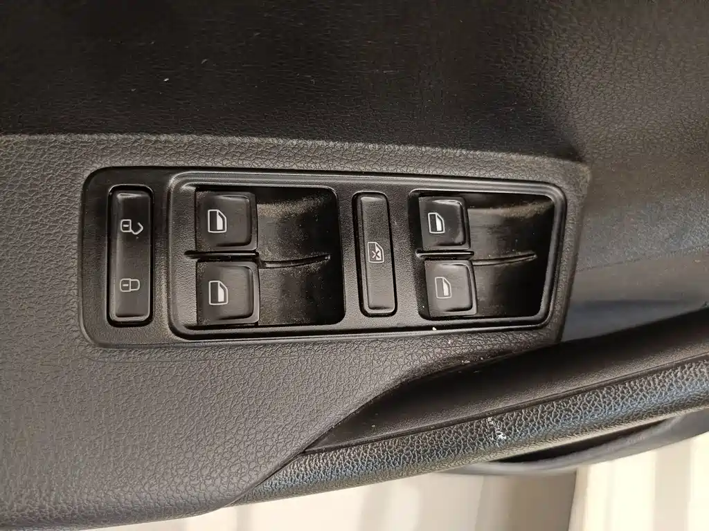 Volkswagen Jetta — миниатюра 16