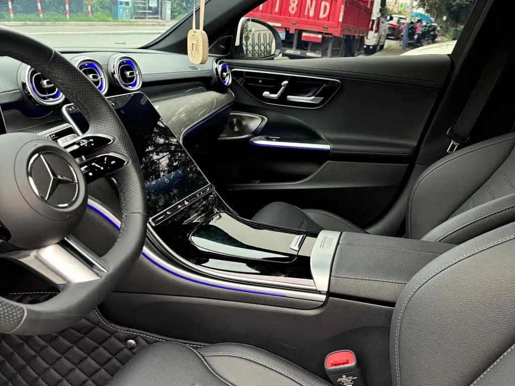 Mercedes-Benz C-Class — миниатюра 4