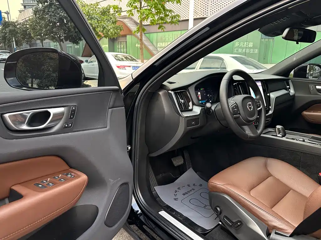 Volvo XC60 — миниатюра 9