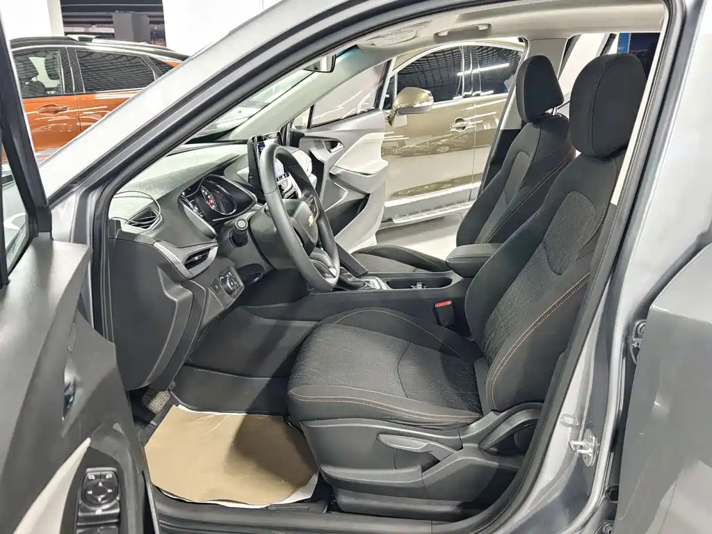 Chevrolet Orlando 2018 530T AT (5+2 ) V
