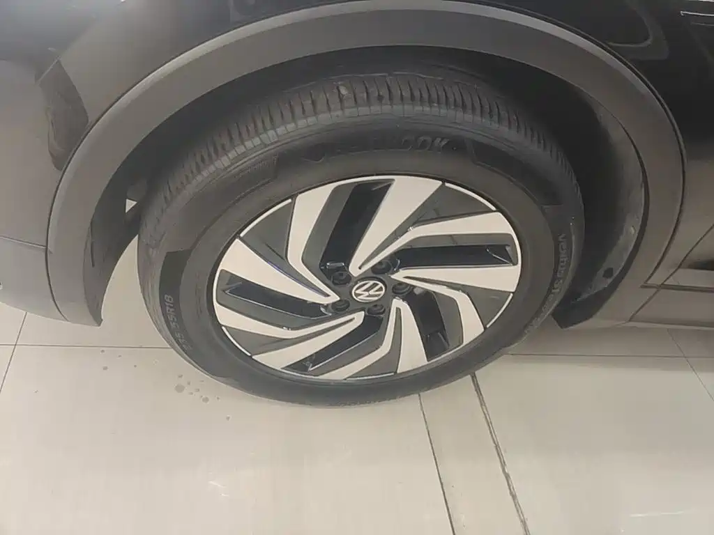 Volkswagen Tiguan L — миниатюра 23