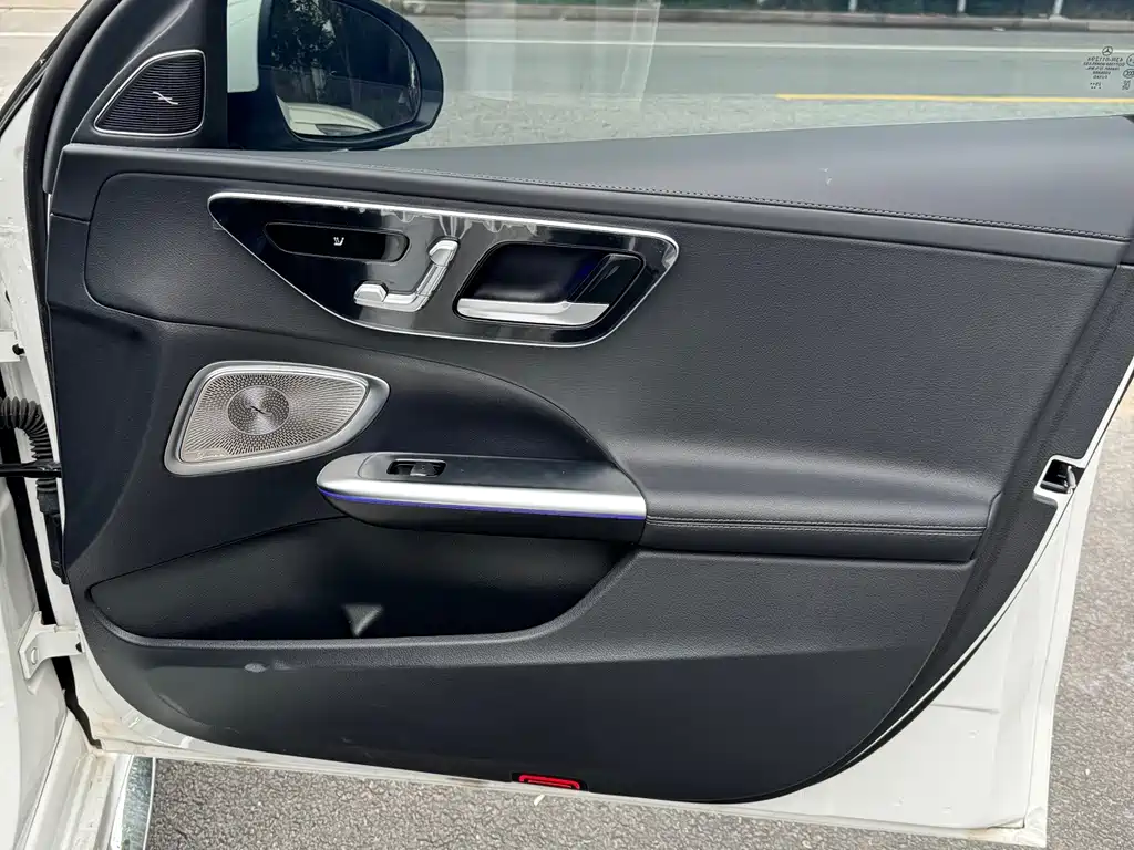 Mercedes-Benz C-Class — миниатюра 9