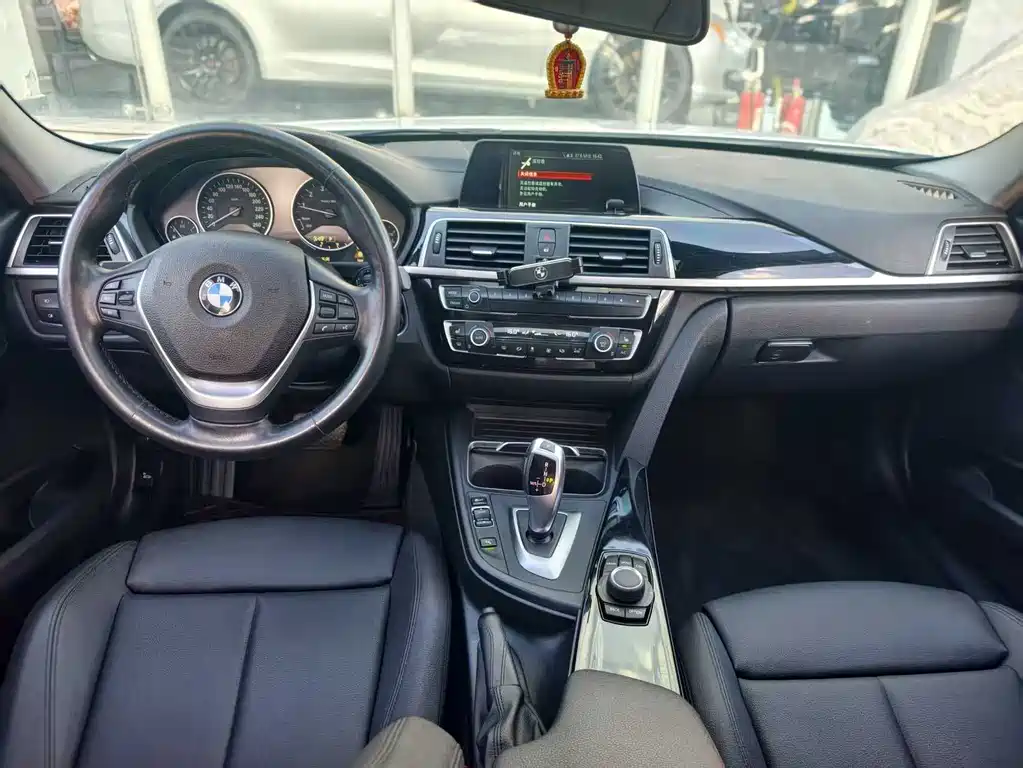 BMW 3 Series — миниатюра 7