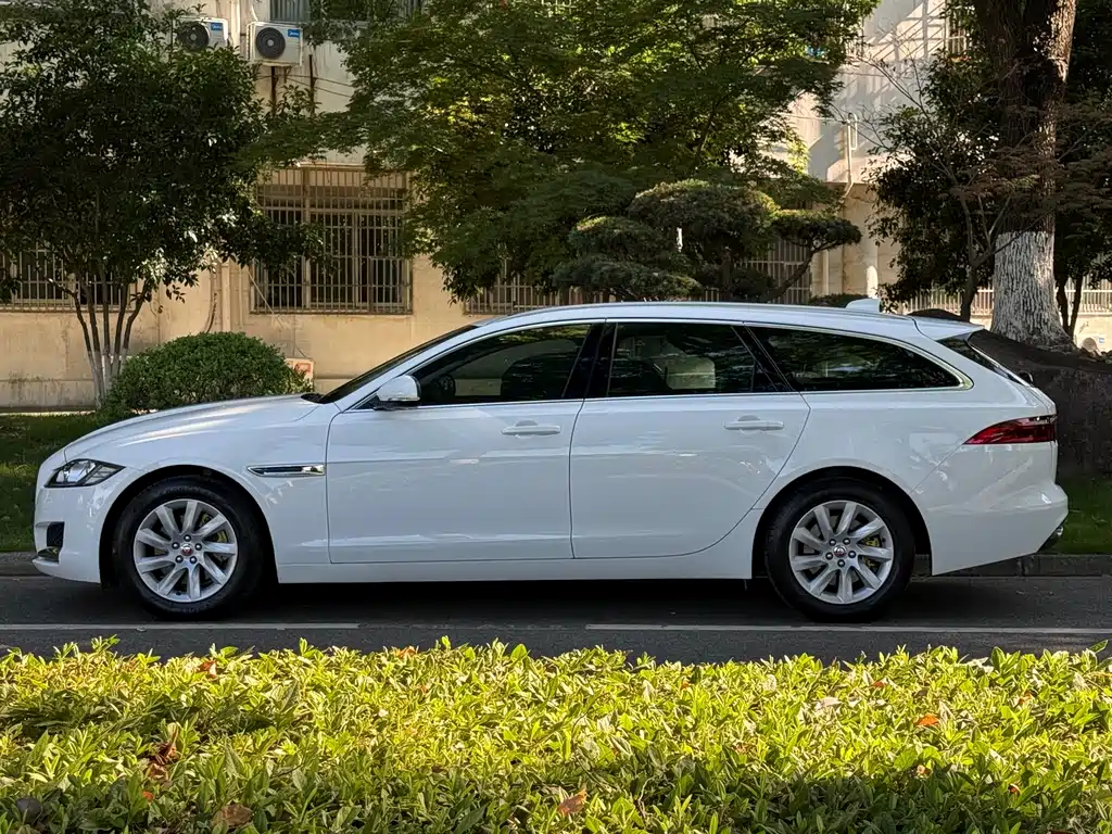 Jaguar XF 2018 XF Sportbrake 2.0T 250PS
