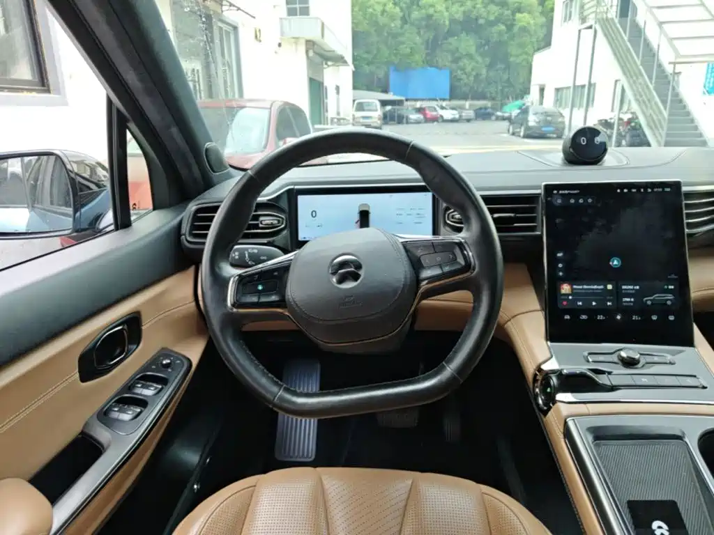 NIO ES8 — миниатюра 11