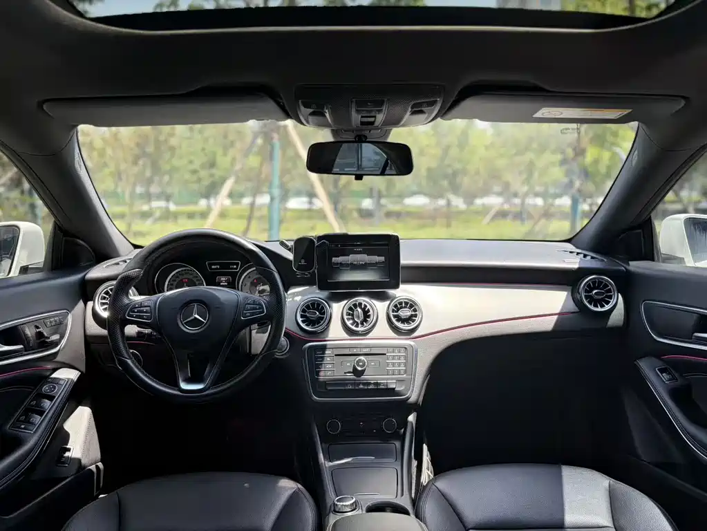 Mercedes-Benz CLA 2015 CLA 200