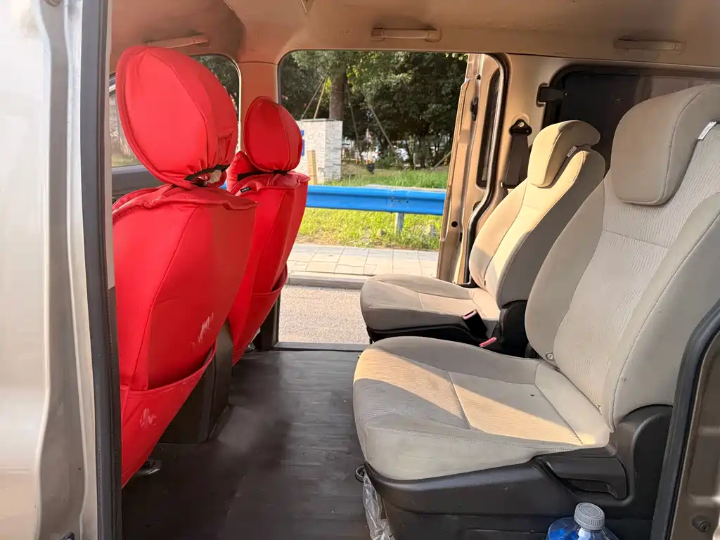 Wuling Rongguang V — миниатюра 12