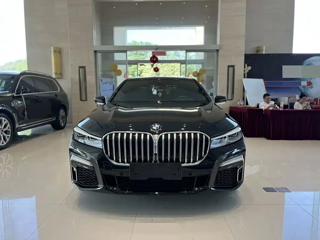BMW 7 Series — миниатюра 2