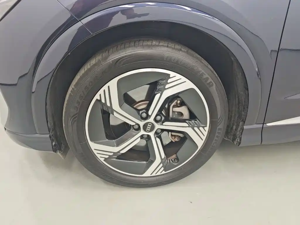 Audi Q4 e-tron — миниатюра 23