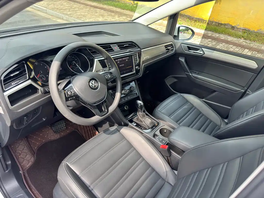 Volkswagen Touran — миниатюра 6