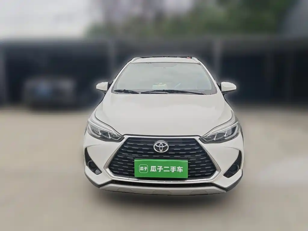 Toyota Yaris L — миниатюра 2