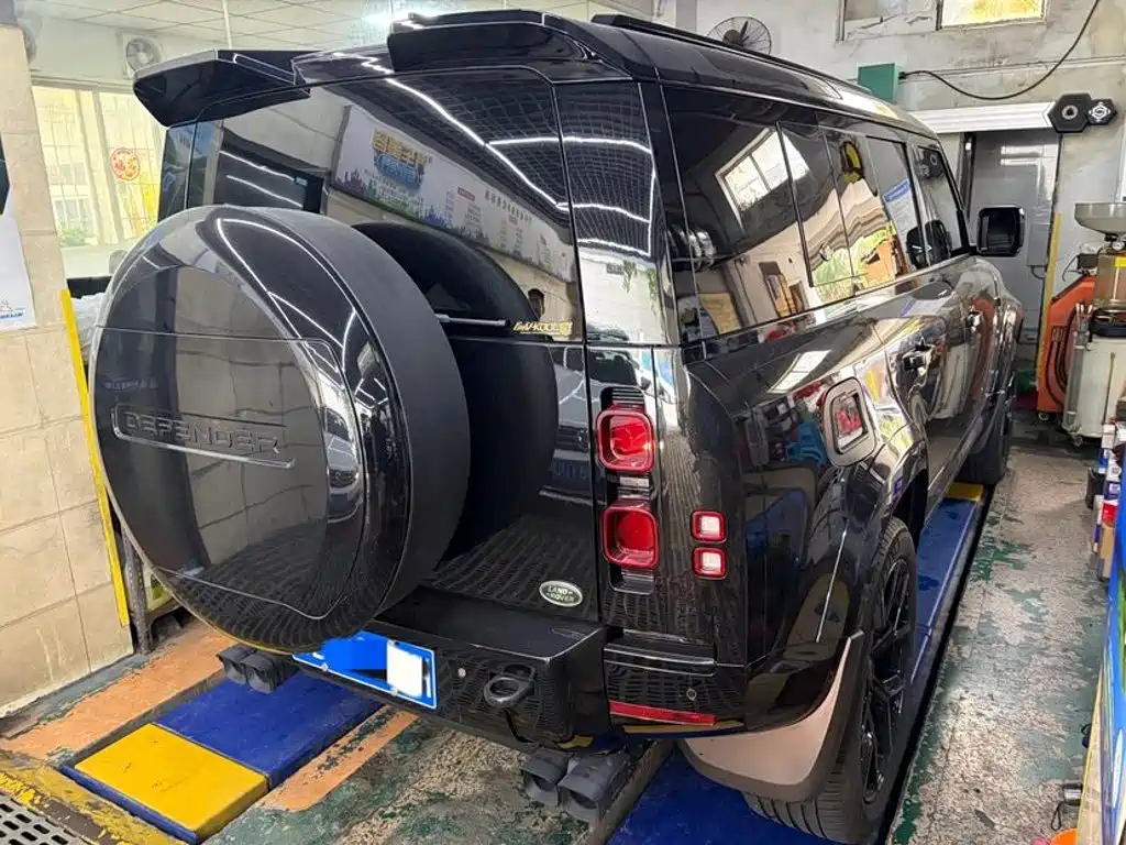 Land Rover Defender — миниатюра 4