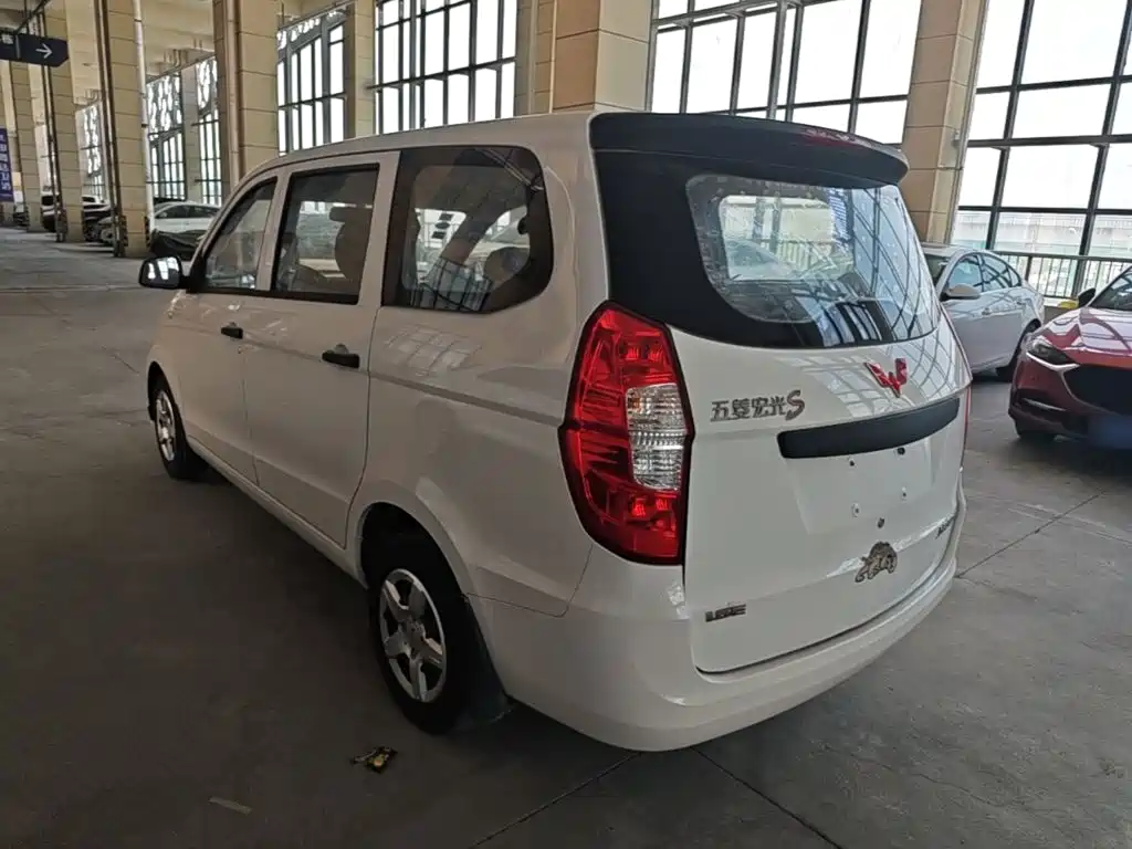 Wuling Hongguang — миниатюра 5